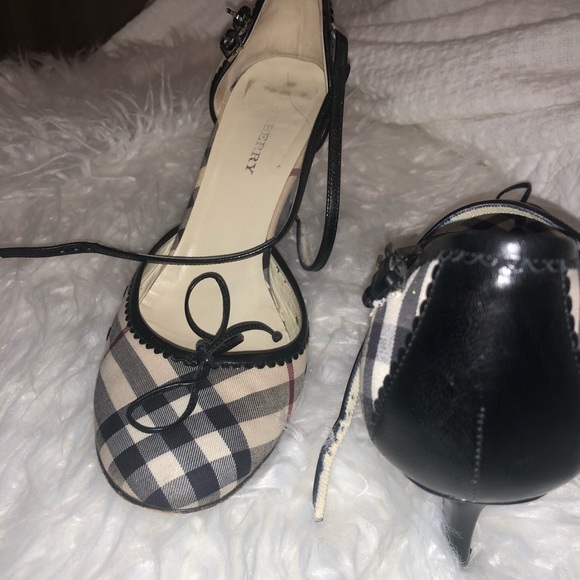 Burberry Heels - Picture 1 of 2